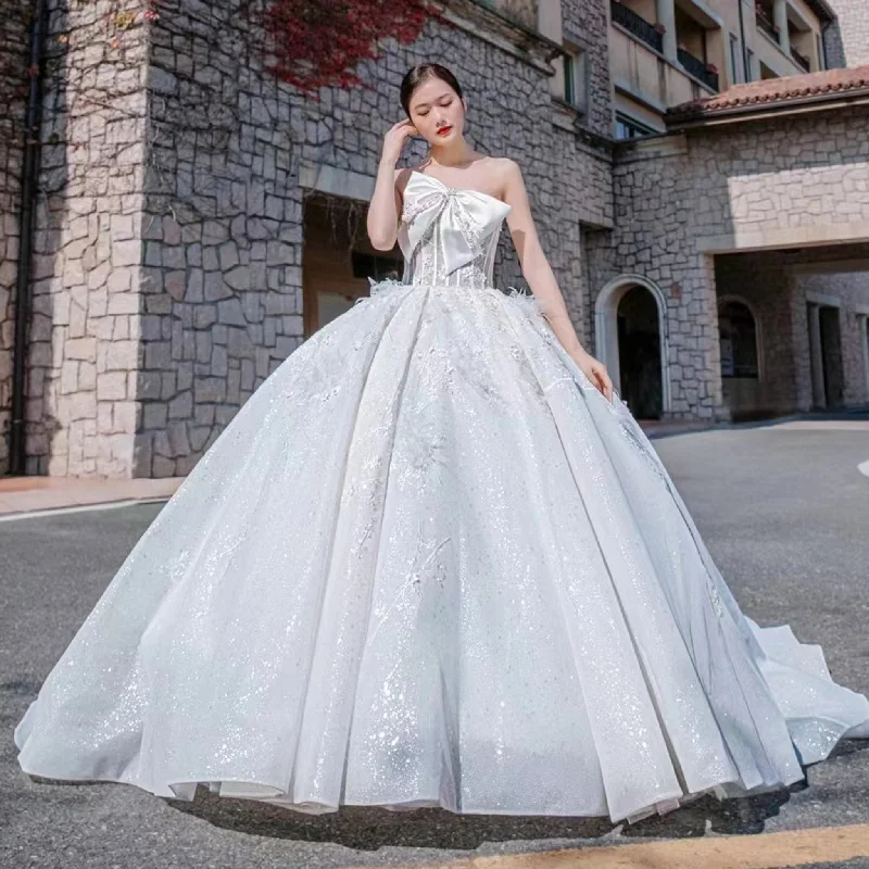 Evening Elegance Big Puffy Skirt Ball Gown Strapless Wedding Dresses for Outdoor Elegant Contour