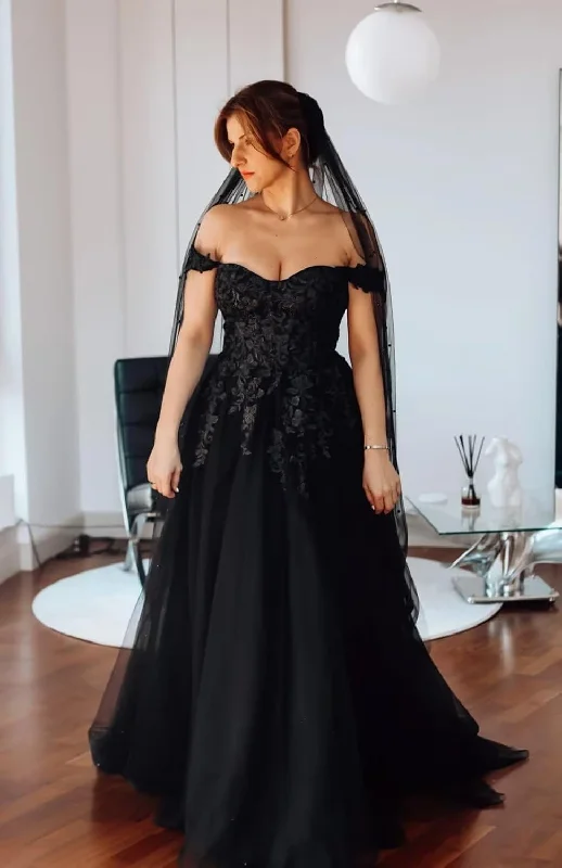 New Arrivals A Line Lace Gothic Black Wedding Dresses for Bride with Veil Free Feminine Elegant