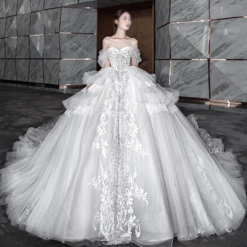 Luxury Fashion Luxury Ball Gown White Wedding Dress with Off the Shoulder Chic Urban Fashion Look