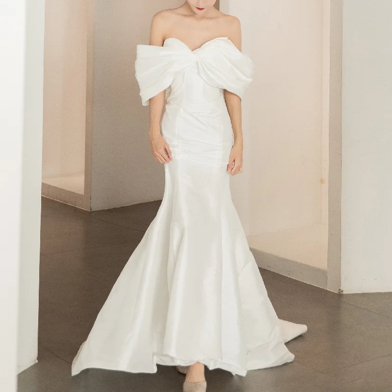 Limited Stock, Big Discounts Simple Taffeta Trumpet Wedding Dress with Off the Shoulder Sleeve Effortless Sophistication