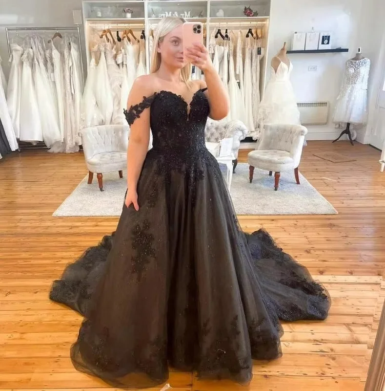 Clearance Sale, All Cheap Plus Size Black Gothic Wedding Dress A-line Off The Shoulder Tulle Bold Silhouette